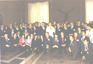 Recepción privada del papa Wojtyla a dirigentes, miembros y colaboradores de AULA, una asociación de la secta Moon (1985)
